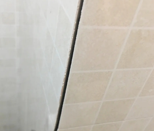 嘉黎瓷砖空鼓维修公司分享阳台瓷砖脱落的修复过程可以分为以下几个步骤