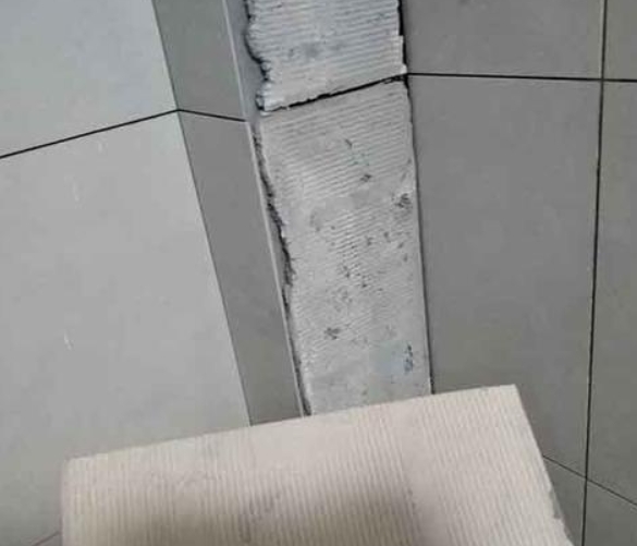 嘉黎瓷砖空鼓维修公司分享下厨房瓷砖脱落的补救措施。